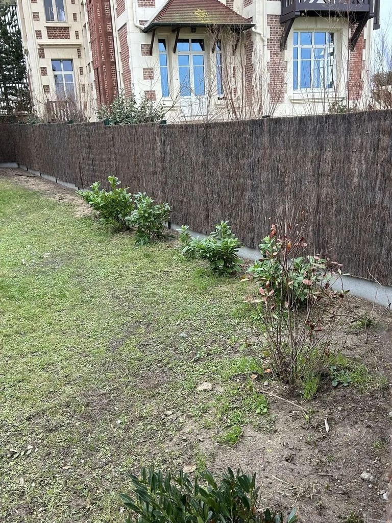 Installation de Clôture brande de bruyère naturelle, Occultations paysagères et Brise-vue haut de gamme à Cabourg dans le Calvados 14 et ses Alentours