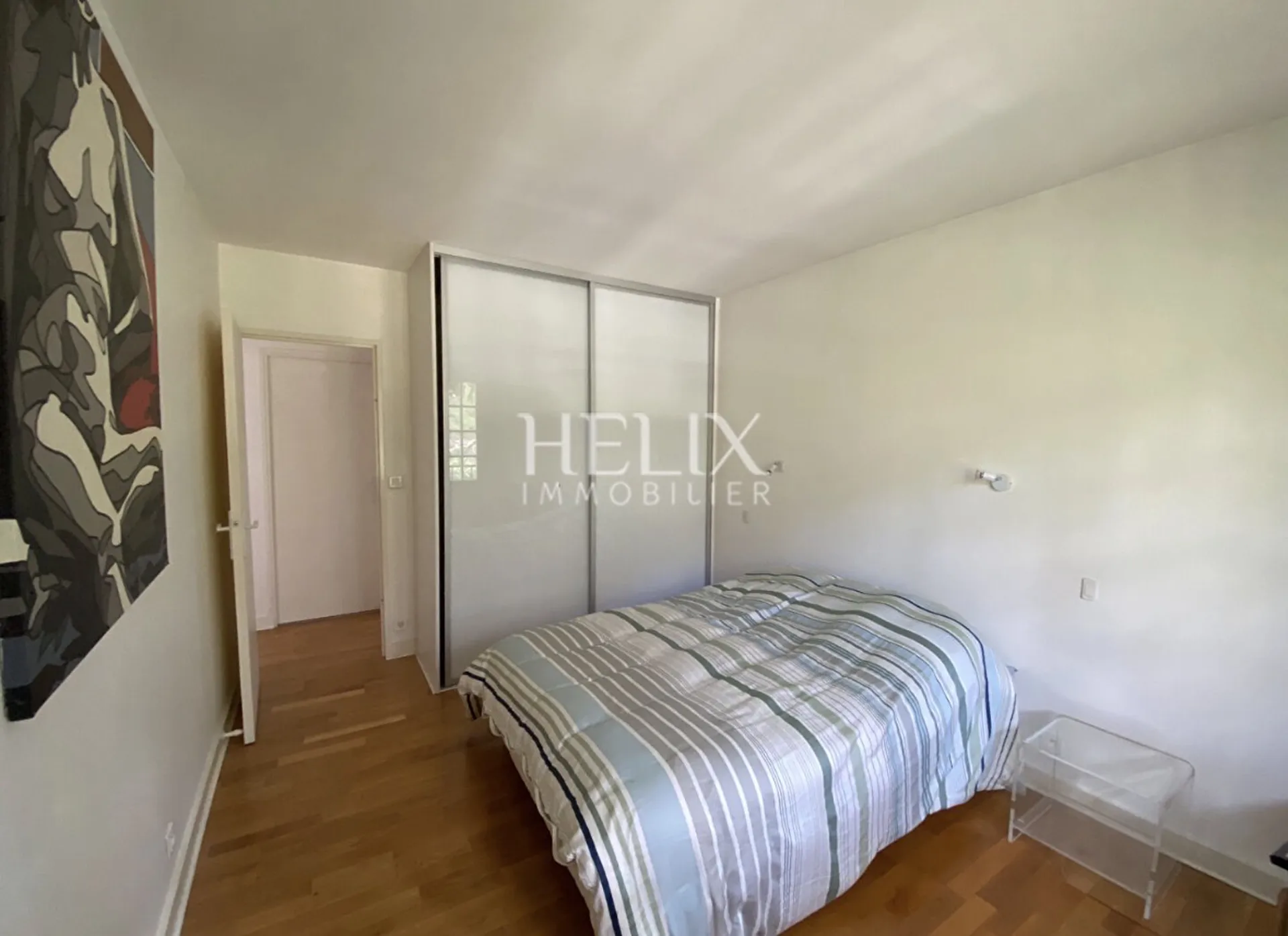 A Saint Wandrille , à 10 minutes à pied du RER A, bel appartement de 3 pièces avec balcon et hobby room, parking