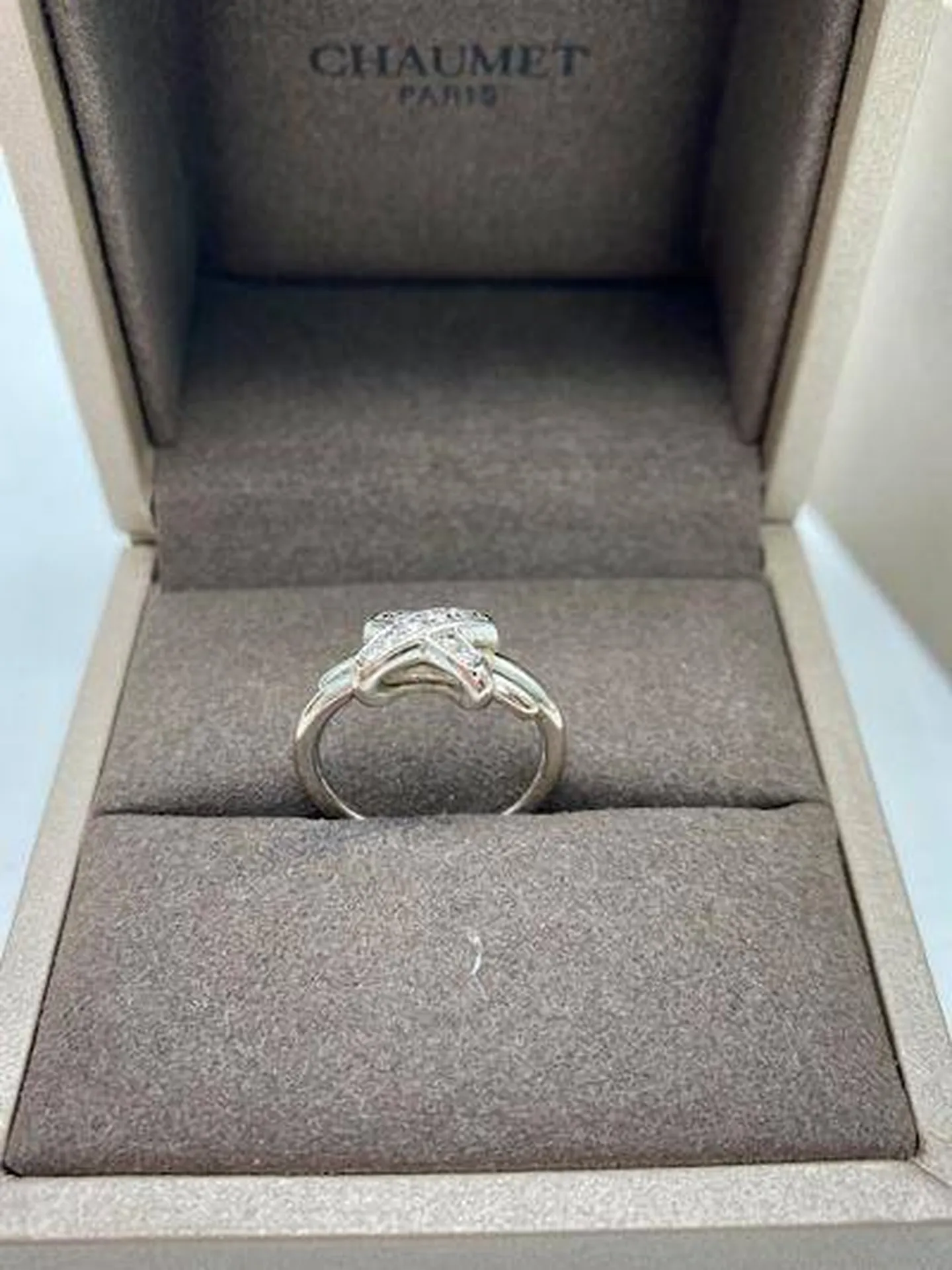 La Splendeur de la Bague CHAUMET 'Jeux de Liens' en Vente chez Or Ligne à La Teste de Buch en Gironde