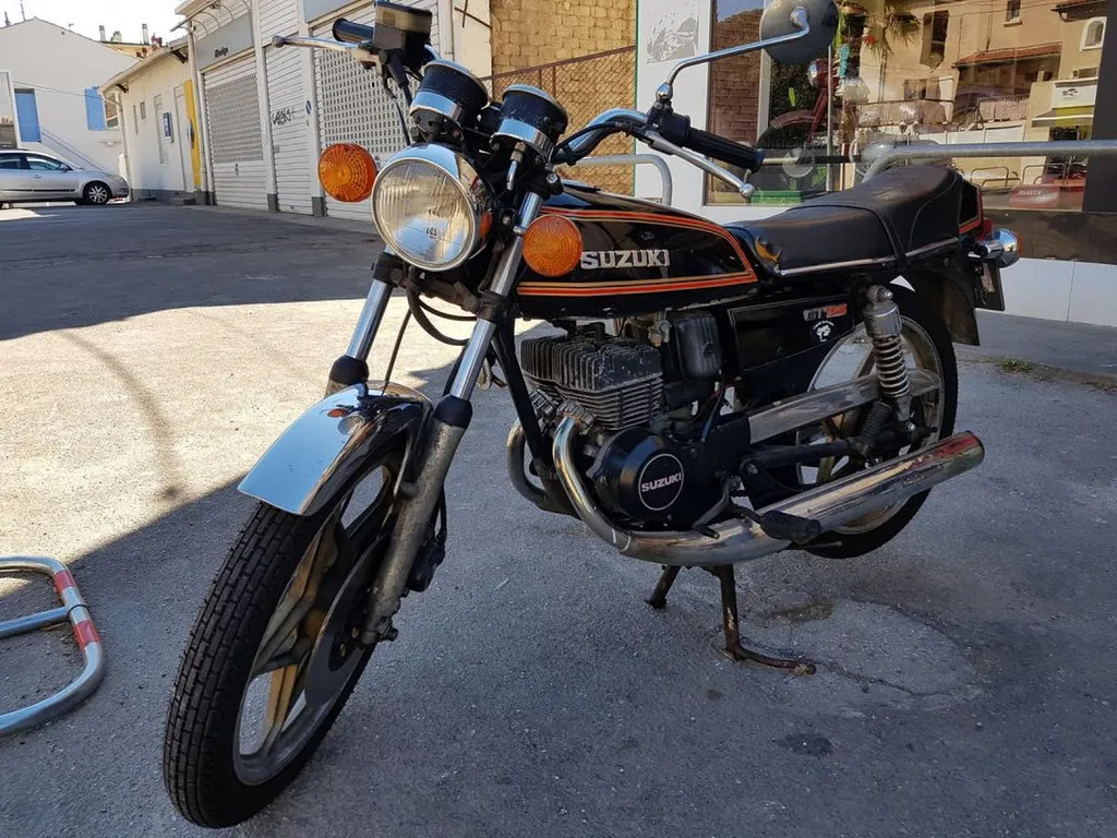 OCCASION SUZUKI GT 125 GOLD LABEL de 1979 TOULON