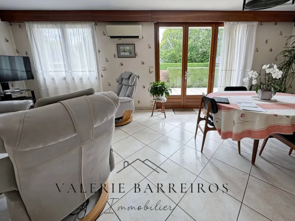 A saisir maison de 80 m2 édifiée sur 571 m2 de terrain sur la commune de LA SAUSSAYE 27370