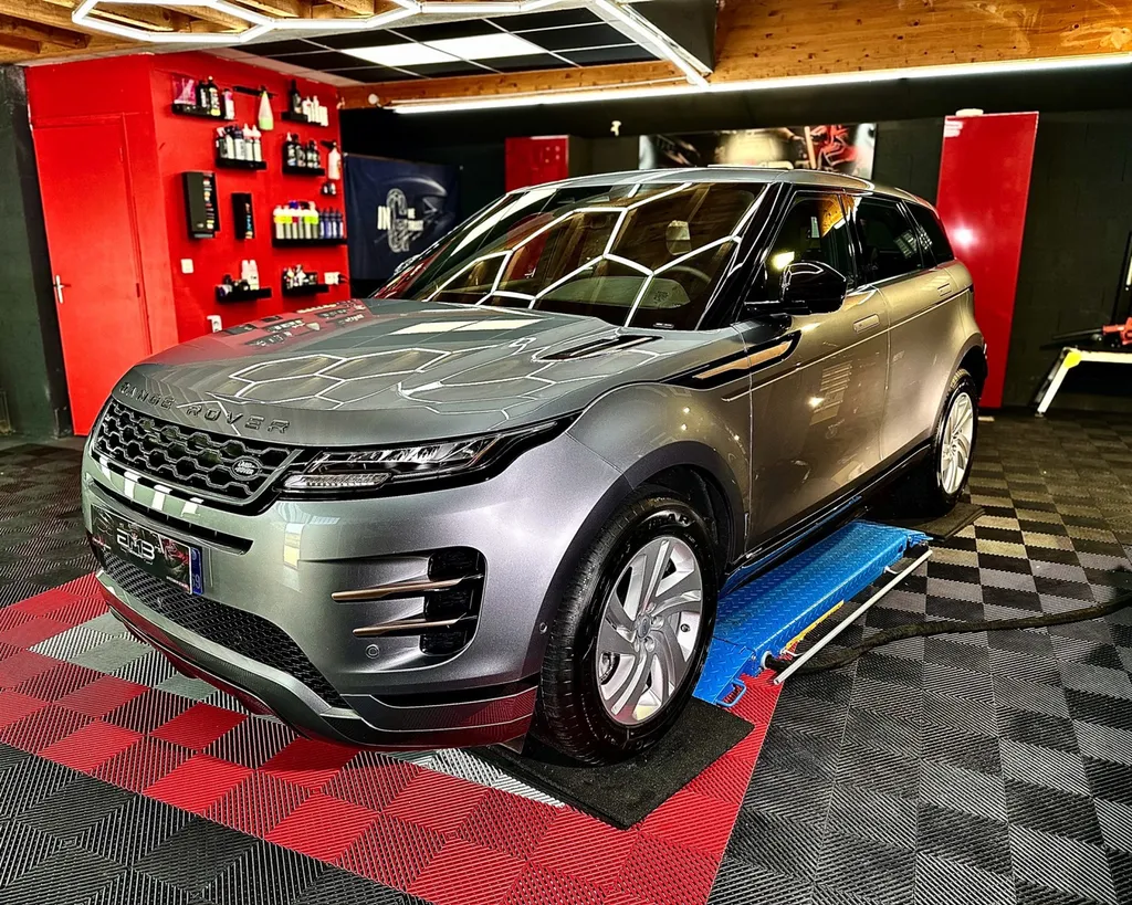 DETAILING traitement Cerzmqiue protection carrosserie automobile ouest lyonnais range Rover évoque 