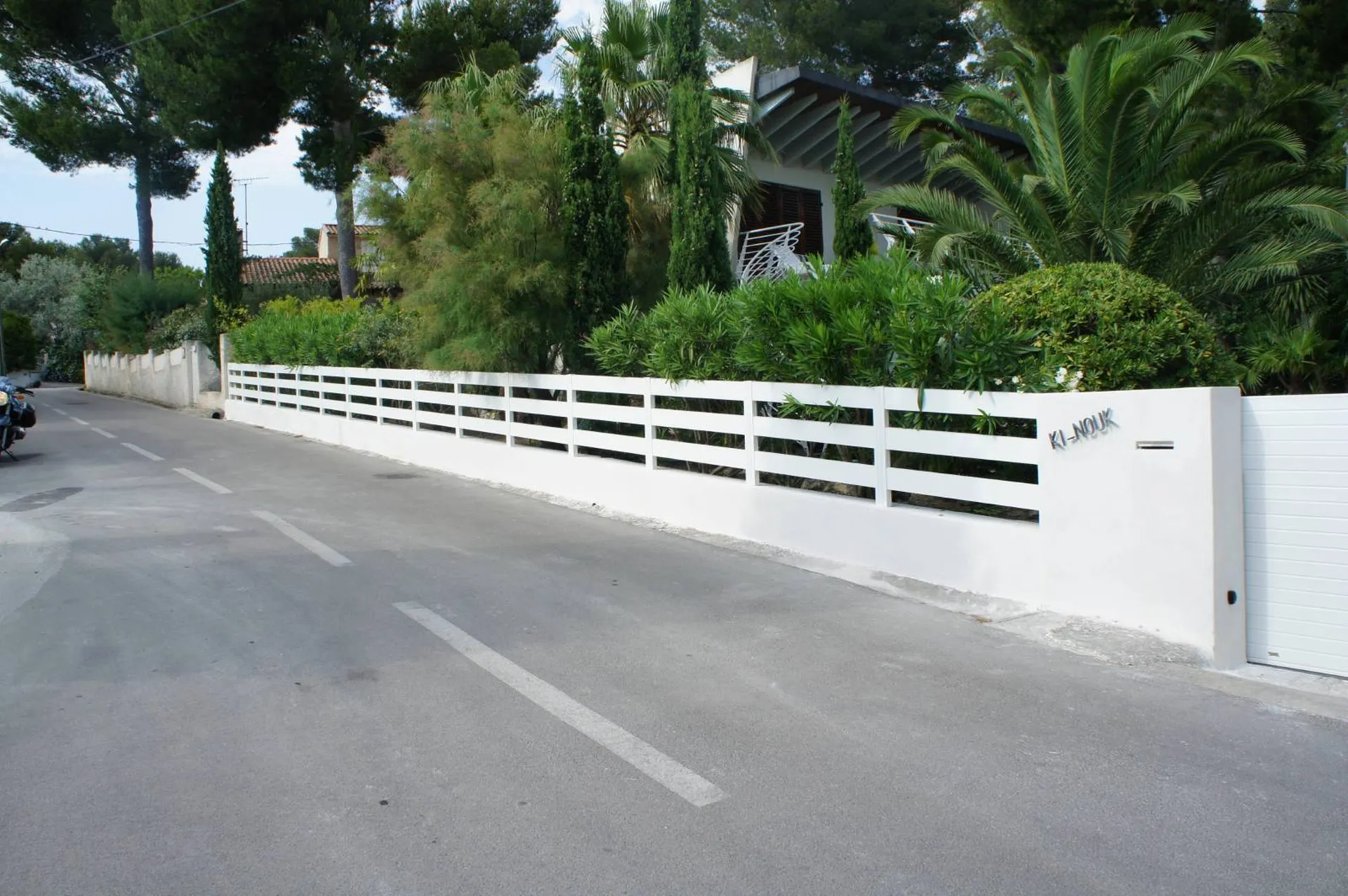 Design moderne et épuré de la clôture aluminium