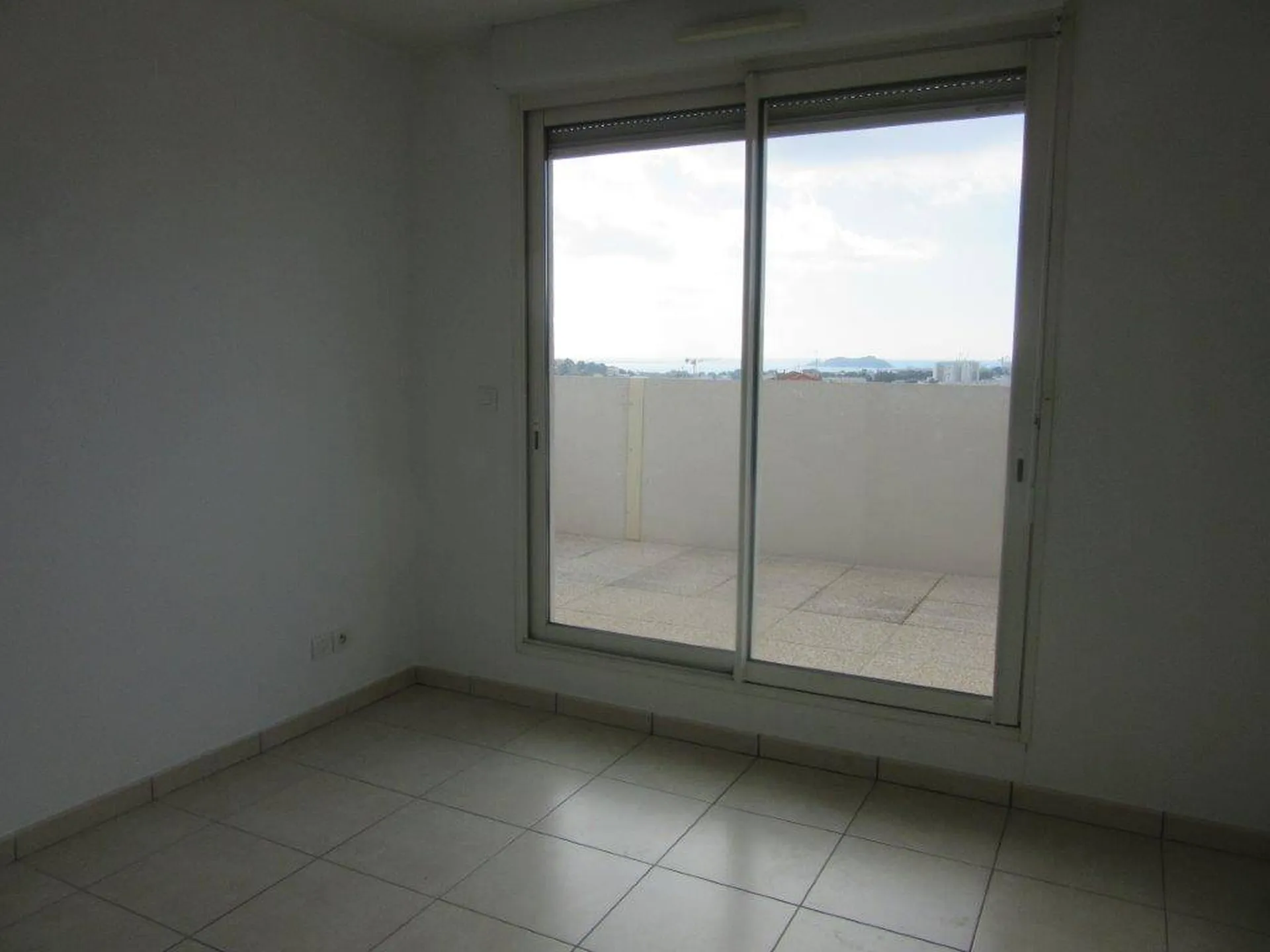 A VENDRE APPARTEMENT 3/4 LA CIOTAT RÉSIDENCE FERMEE