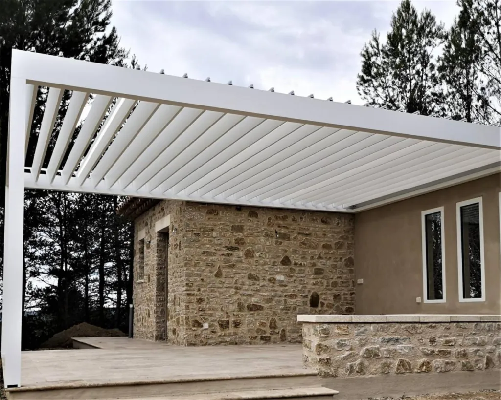 pergola bioclimatique ALGARVE lames rétractables
