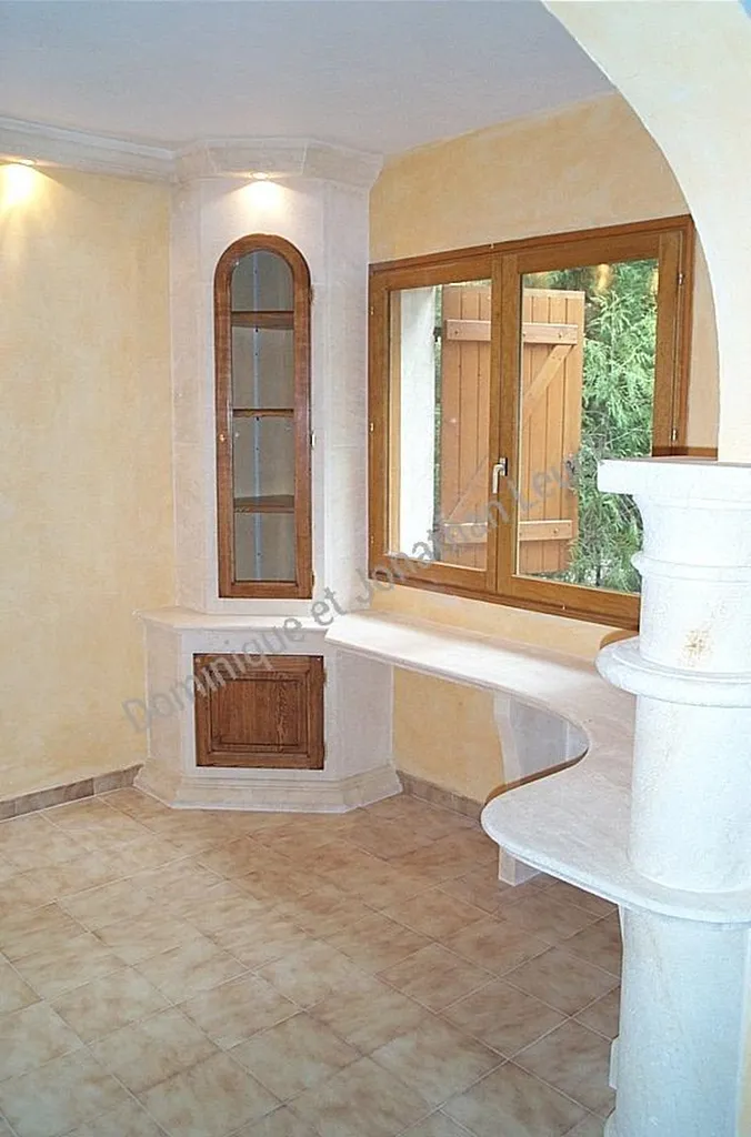 Meubles étagères en pierre d'Estaillades