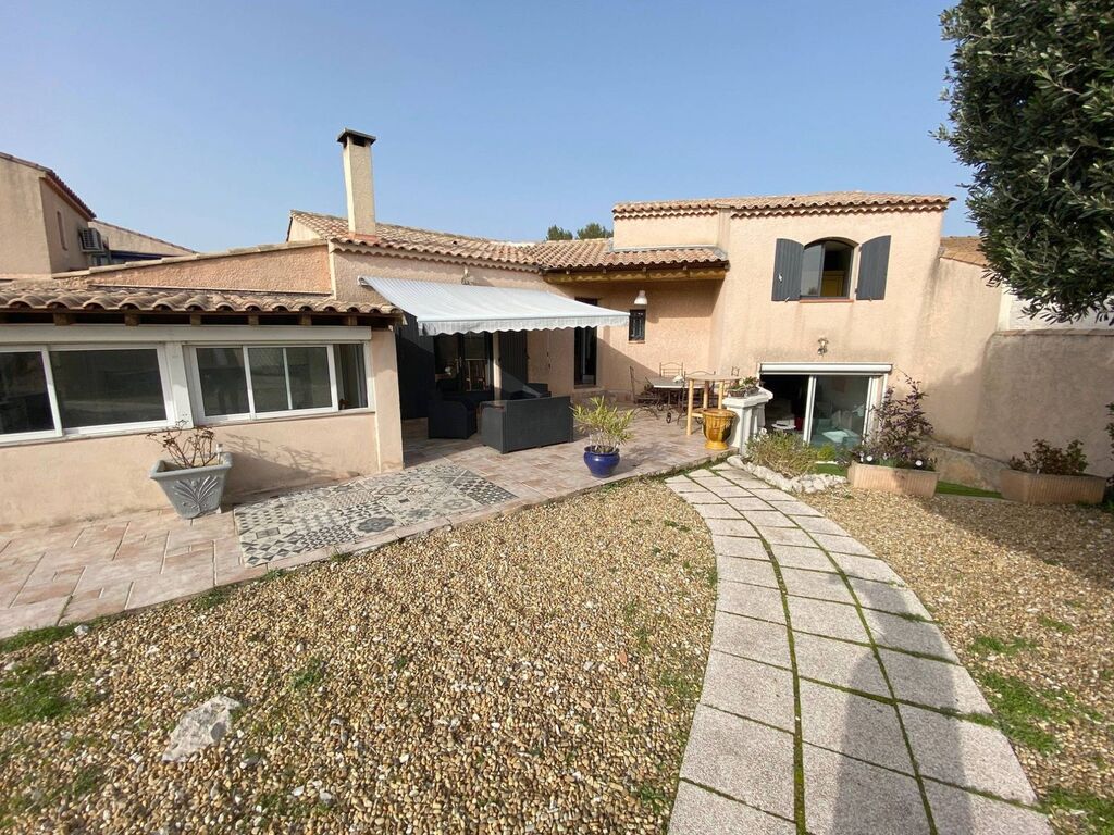 vente villa piscine carnoux