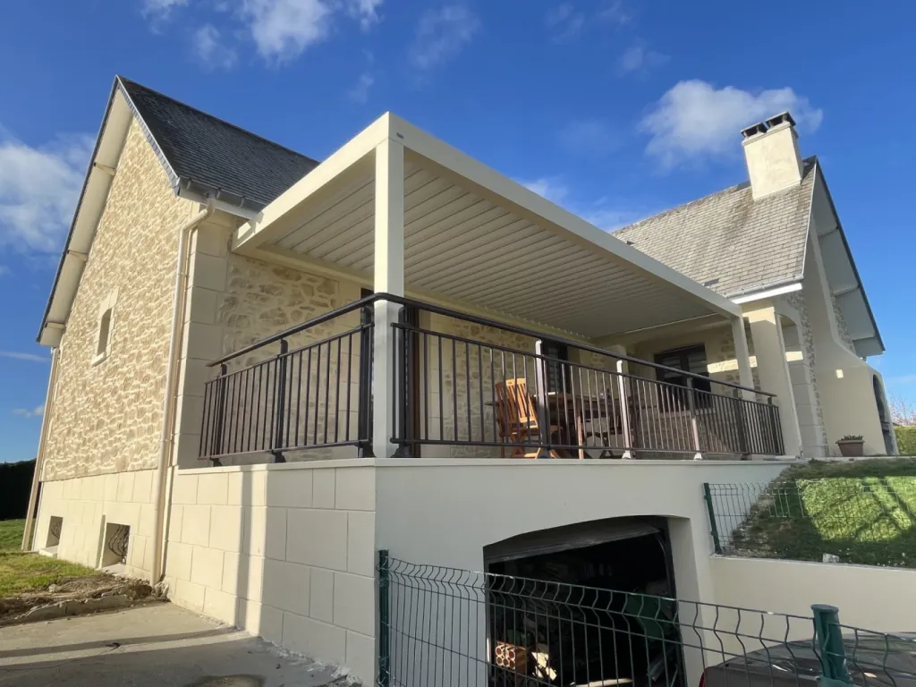 Installation et devis pergola bioclimatique aluminium sur Le Havre et sa périphérie 76 Normandie.