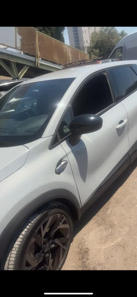 Réparer une carrosserie après un choc latéral avec peinture complète et franchise offerte à Marseille