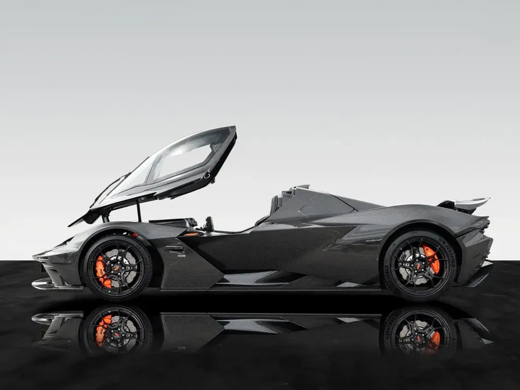 KTM X-BOW GT-XR Visual Carbon avec canopy ouvert, design radical et exclusif, vente accompagnée depuis Bordeaux.