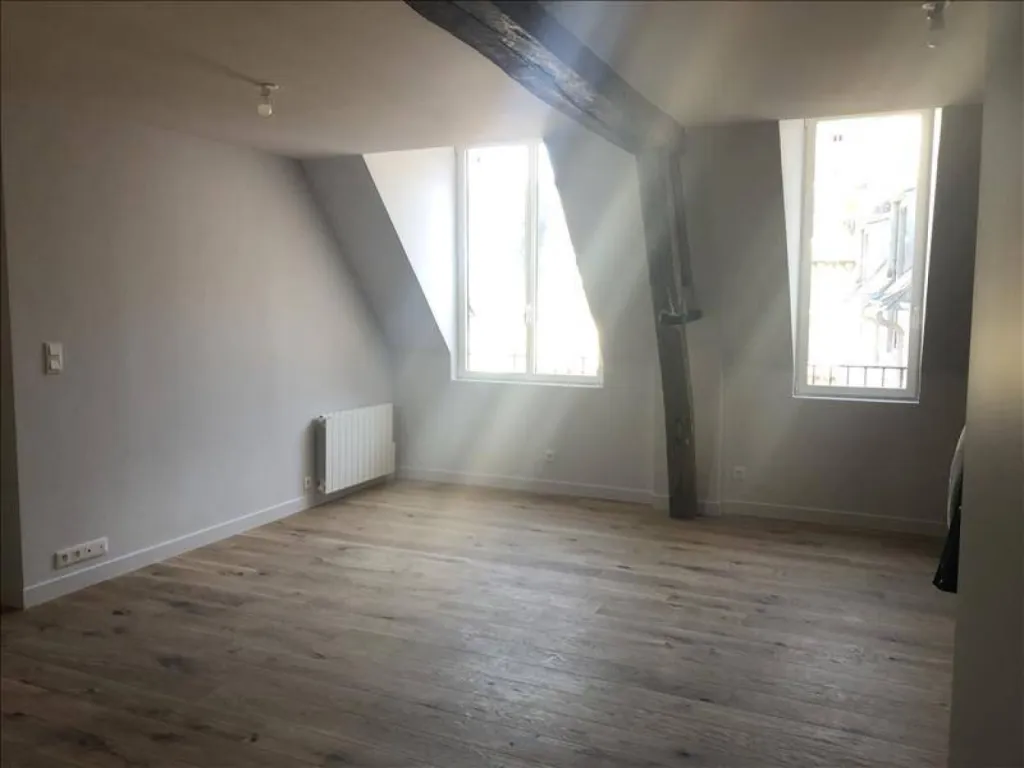 Dans un immeuble calme et sécurisé