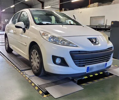 Autosur Martigues, centre de contrôle technique près de Port-de-Bouc, passe le contrôle technique d'une Peugeot 207