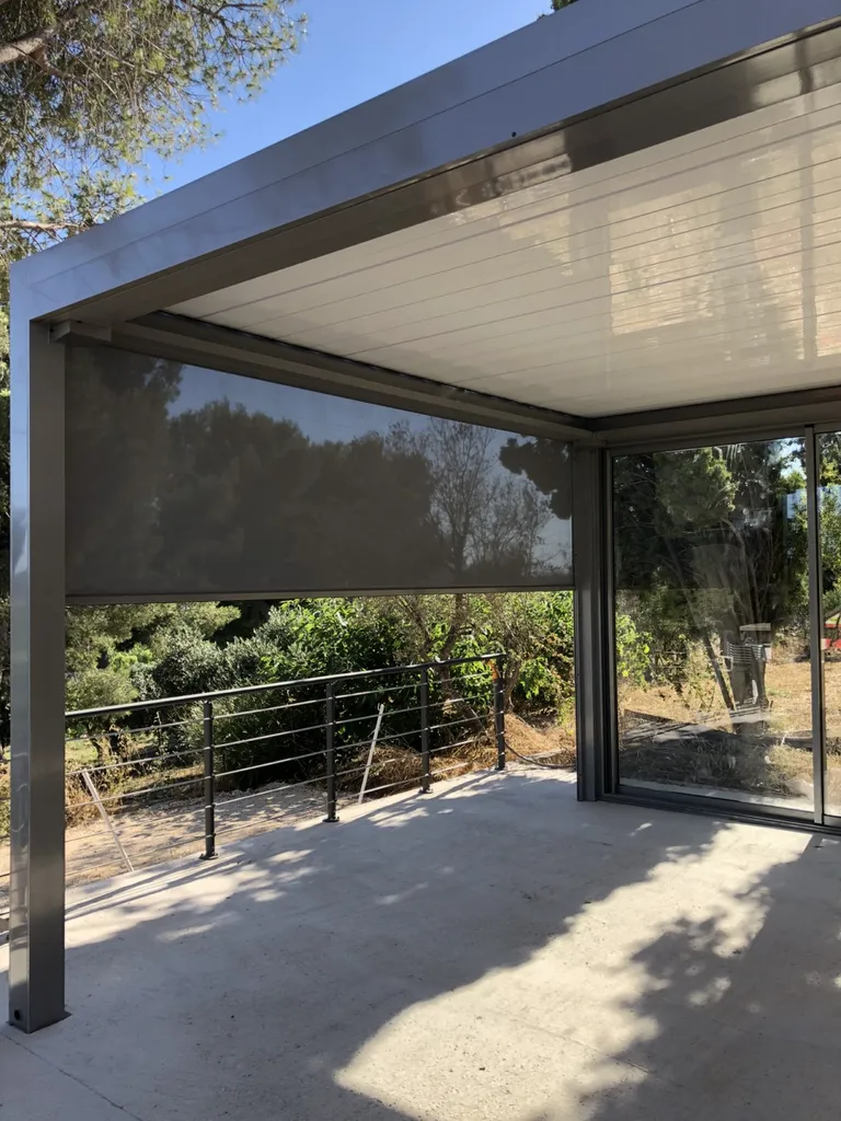 Pergola bioclimatique en aluminium sur Saint Julien les Martigues
