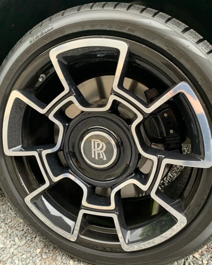  Polissage Rolls Royce dawn Polish voiture à Nice dans les Alpes-Maritimes à côté de Cannes.