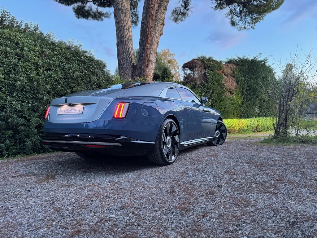 Rolls-Royce Spectre : polissage professionnel & céramique Crystal Serum Ultra – Côte d’Azur