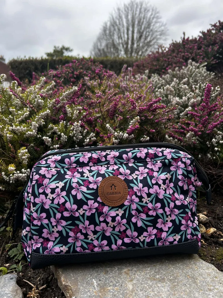 Trousse de toilette Cabaia Cagliari disponible chez Evasion à Eu