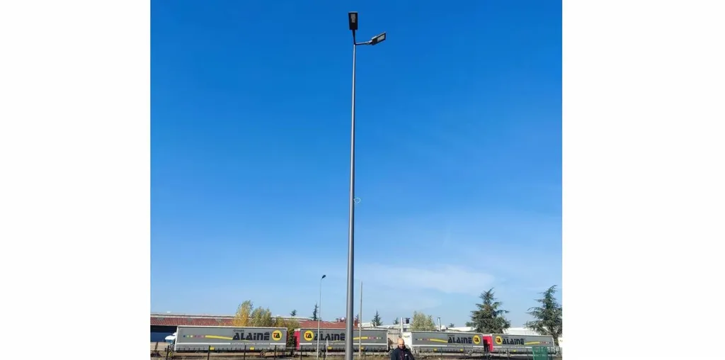 Installateur d'éclairage parking extérieur LED vers Mâcon au nord de Lyon.