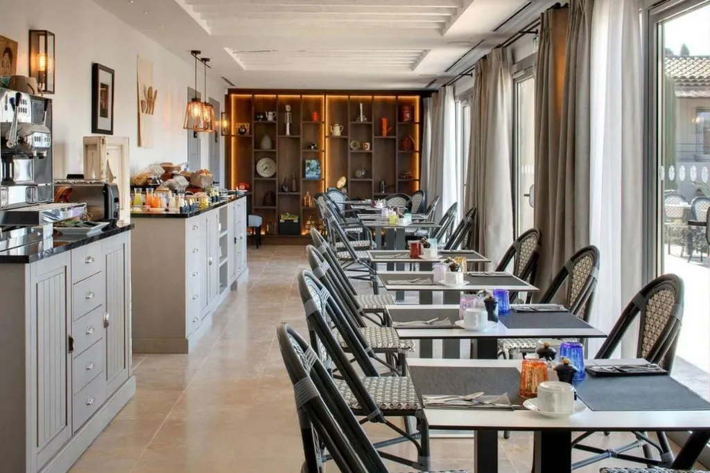 Dallage Intérieur de L'Hôtel Domaine Du Jas 