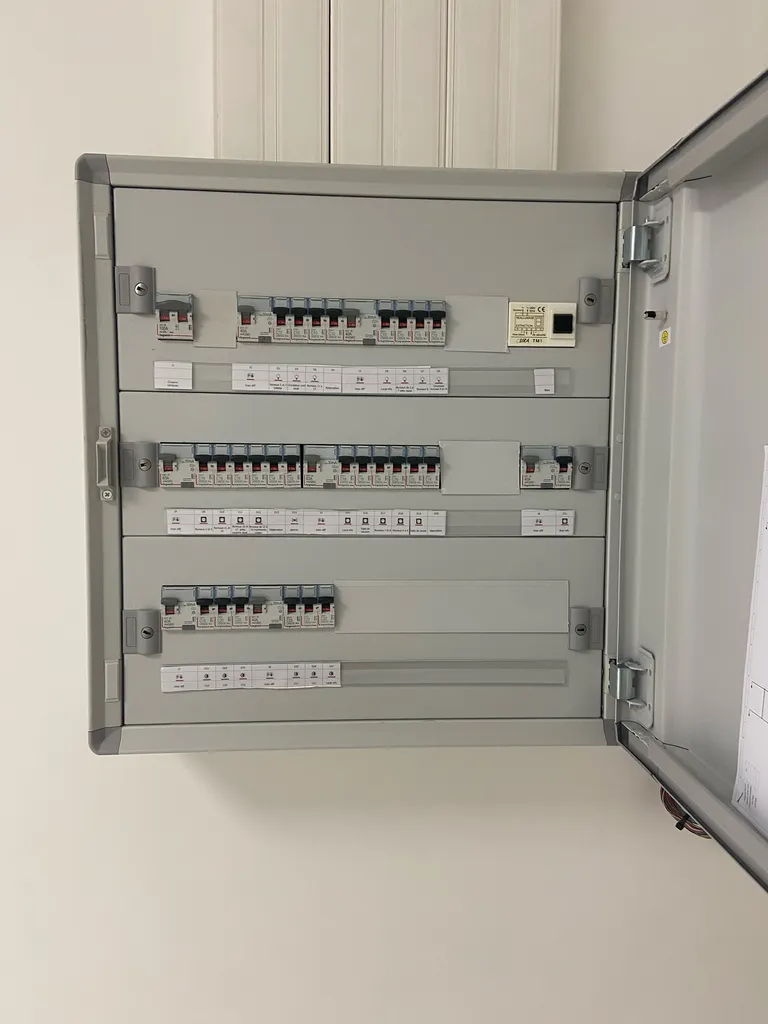 Remplacement de tableau électrique chez les particuliers – Installation sécurisée et conforme à aix en Provence