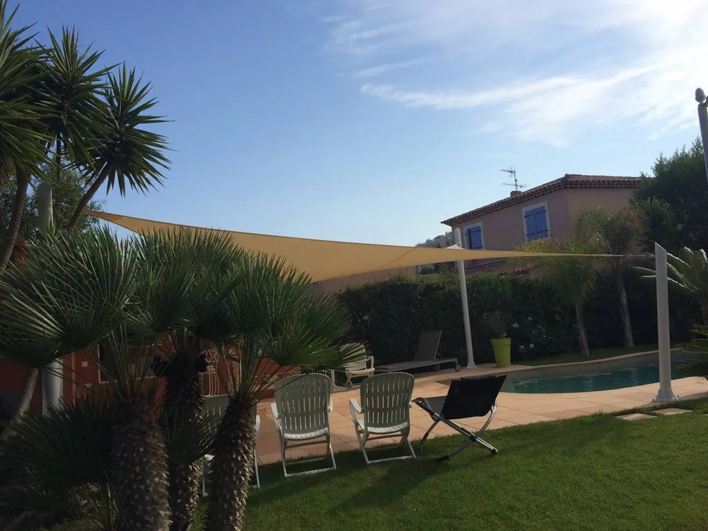 Voile d'ombrage sur mesure Saint Tropez 