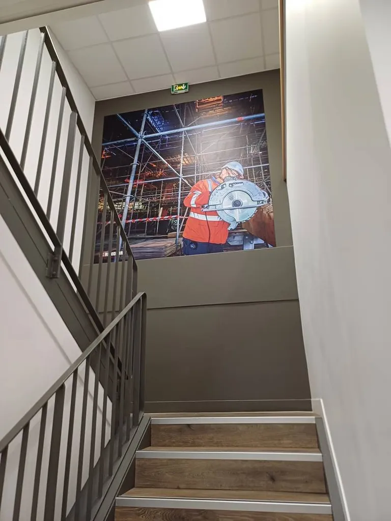 Signalétique intérieure dans un batiment tertiaire à Rungis