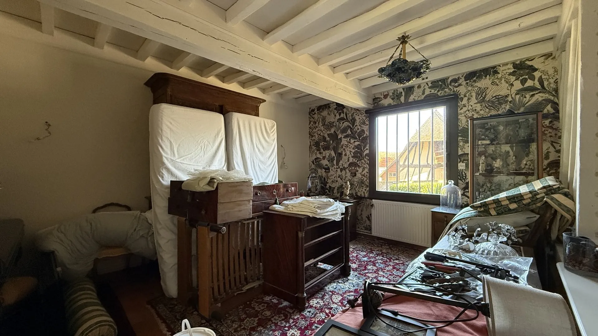 Magnifique Longère normande, entièrement rénovée mêlant le charme d’origine au contemporain.