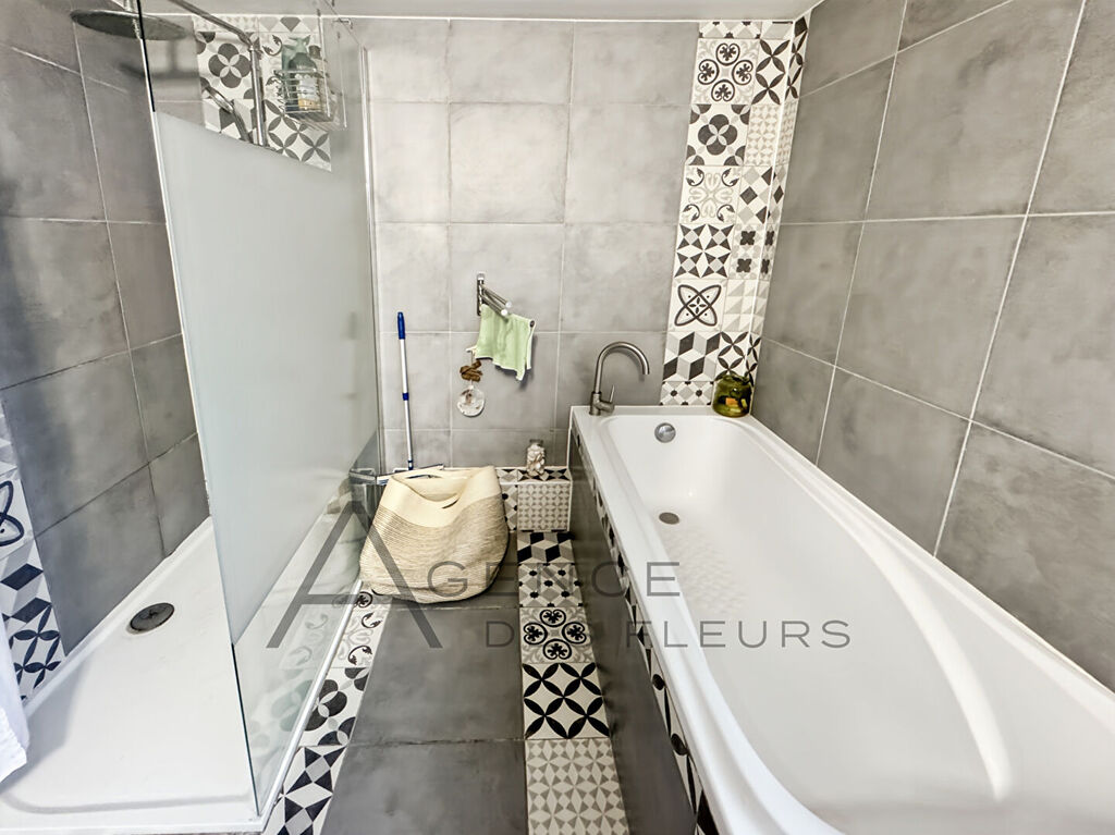 A acheter maison de ville de 94 m² sur la commune de OISSEL 76350