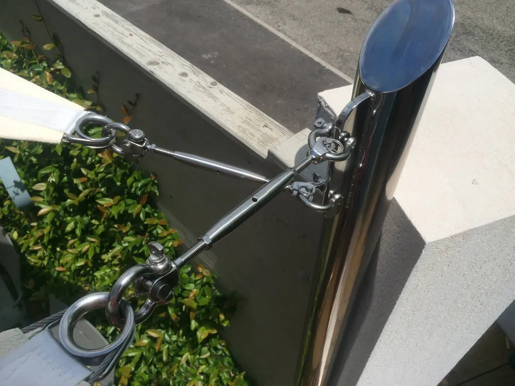 Poteaux en inox pour voile d'ombrage dans le var , Alpes Maritimes 