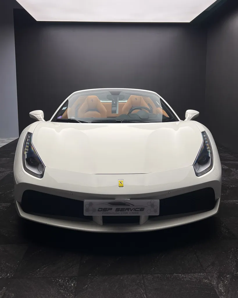 Réparer un siège de Ferrari 488 Spider chez DSP Service à Le Mans