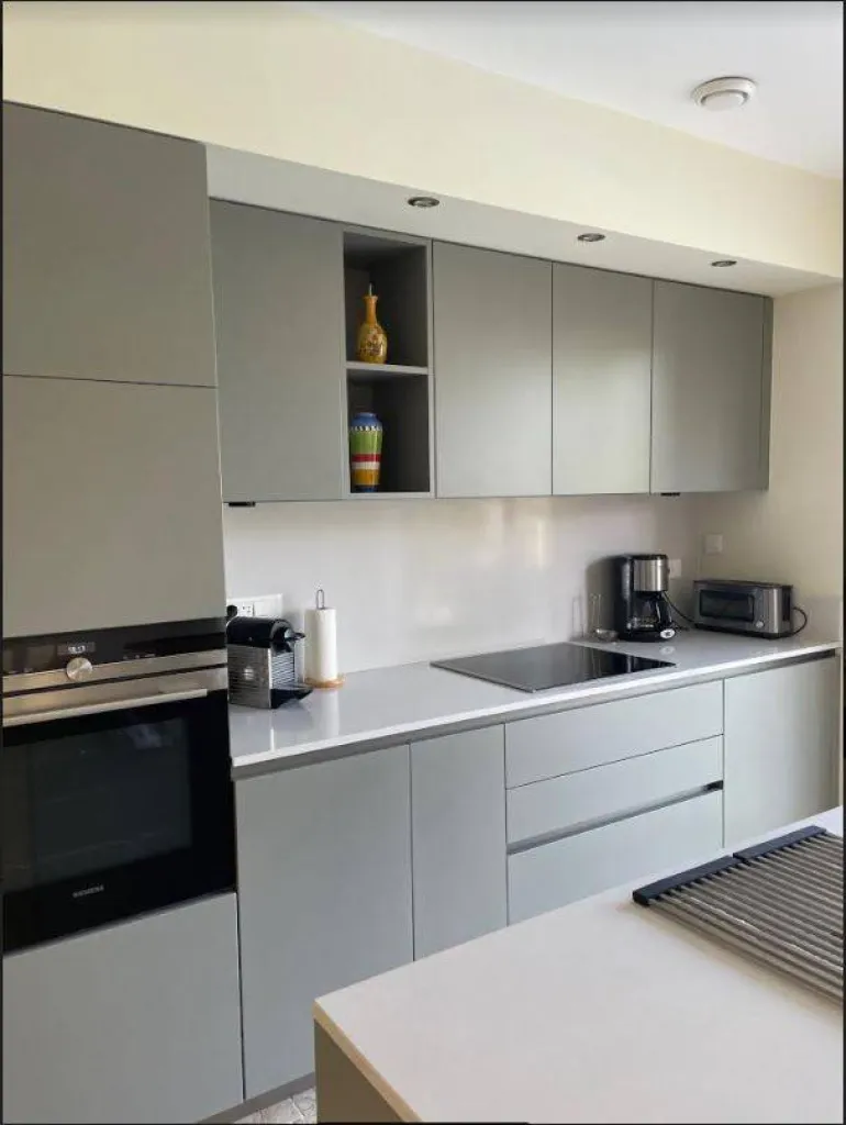 Vente et installation d'une cuisine haut de gamme italienne moderne à La Cadière d'Azur dans le 83