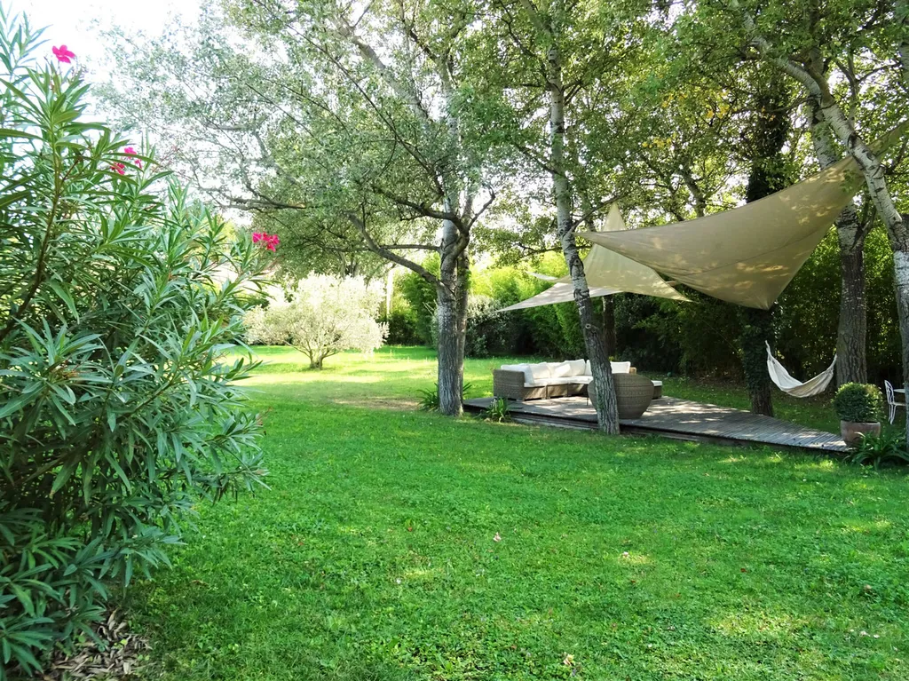 Avignon - Belle maison de plain-pied dans un écrin de verdure   
