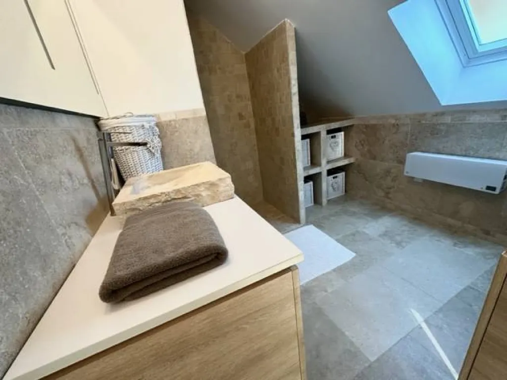 A saisir sur la commune très recherchée de TOURVILLE LA RIVIÈRE pavillon de 120 m² édifié sur 593 m² de terrain