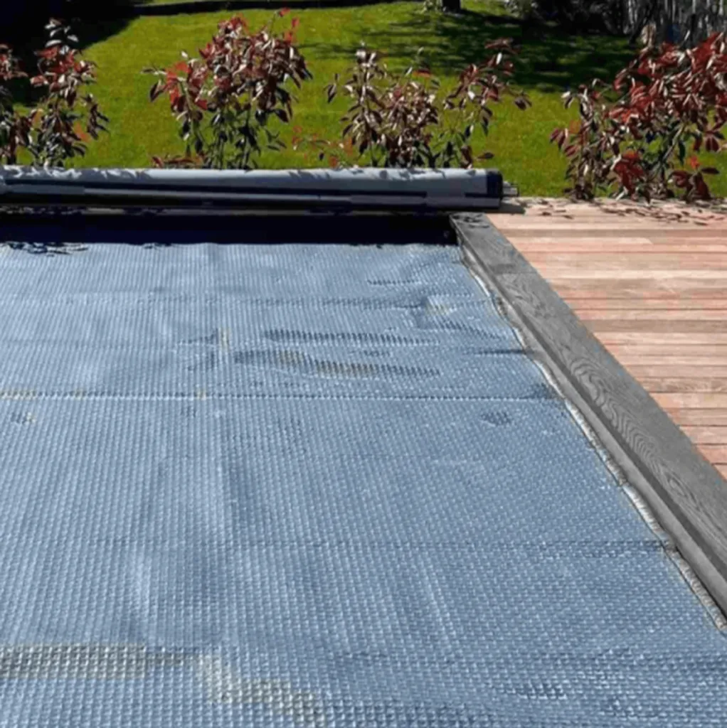 Bâche à bulles de piscine couleur gris à Aubagne