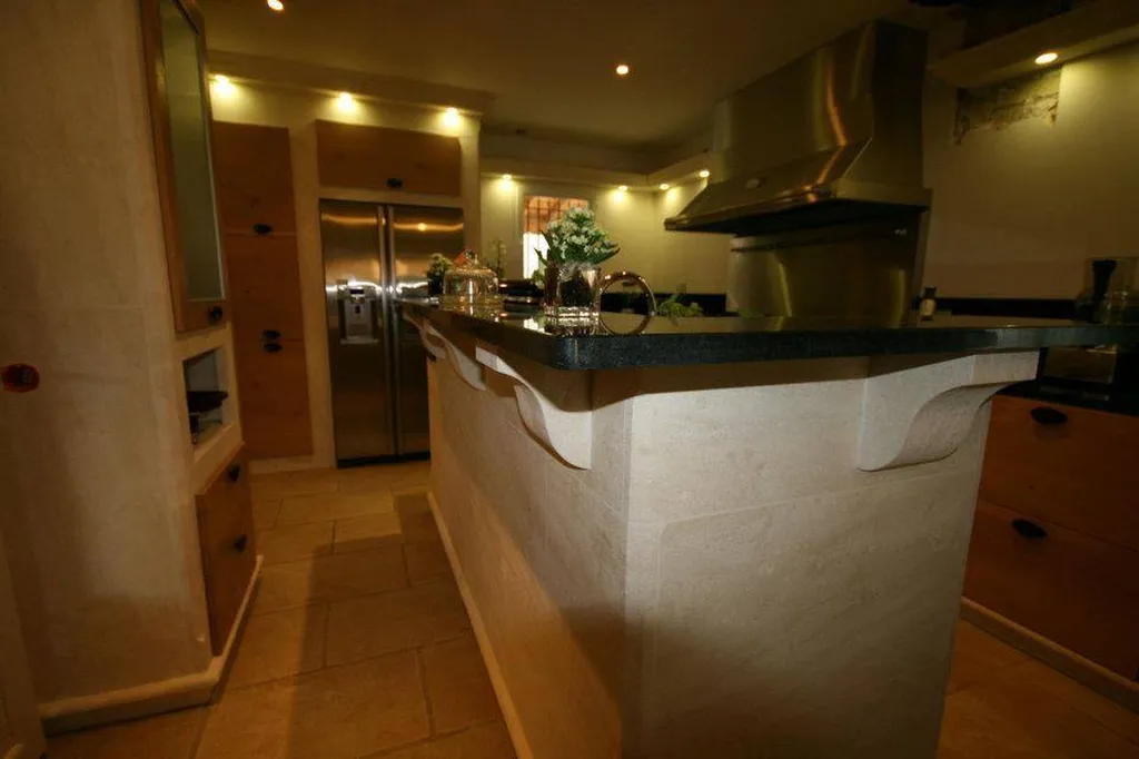 Concept cuisine sur mesure en pierre et granit