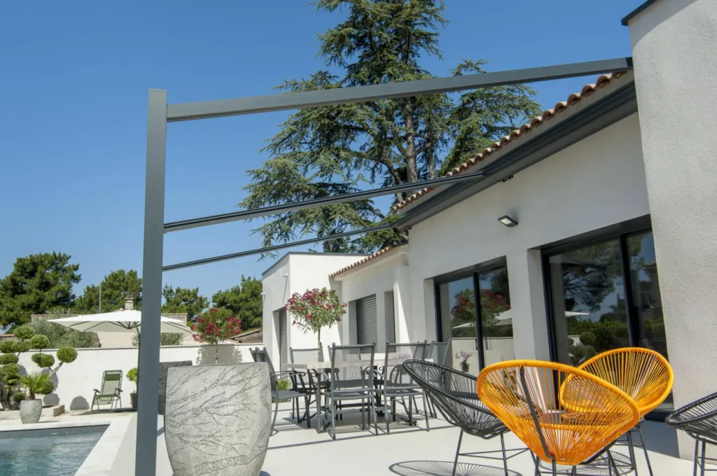 Entreprise experte en pose de pergola aluminium sur mesure pélissanne