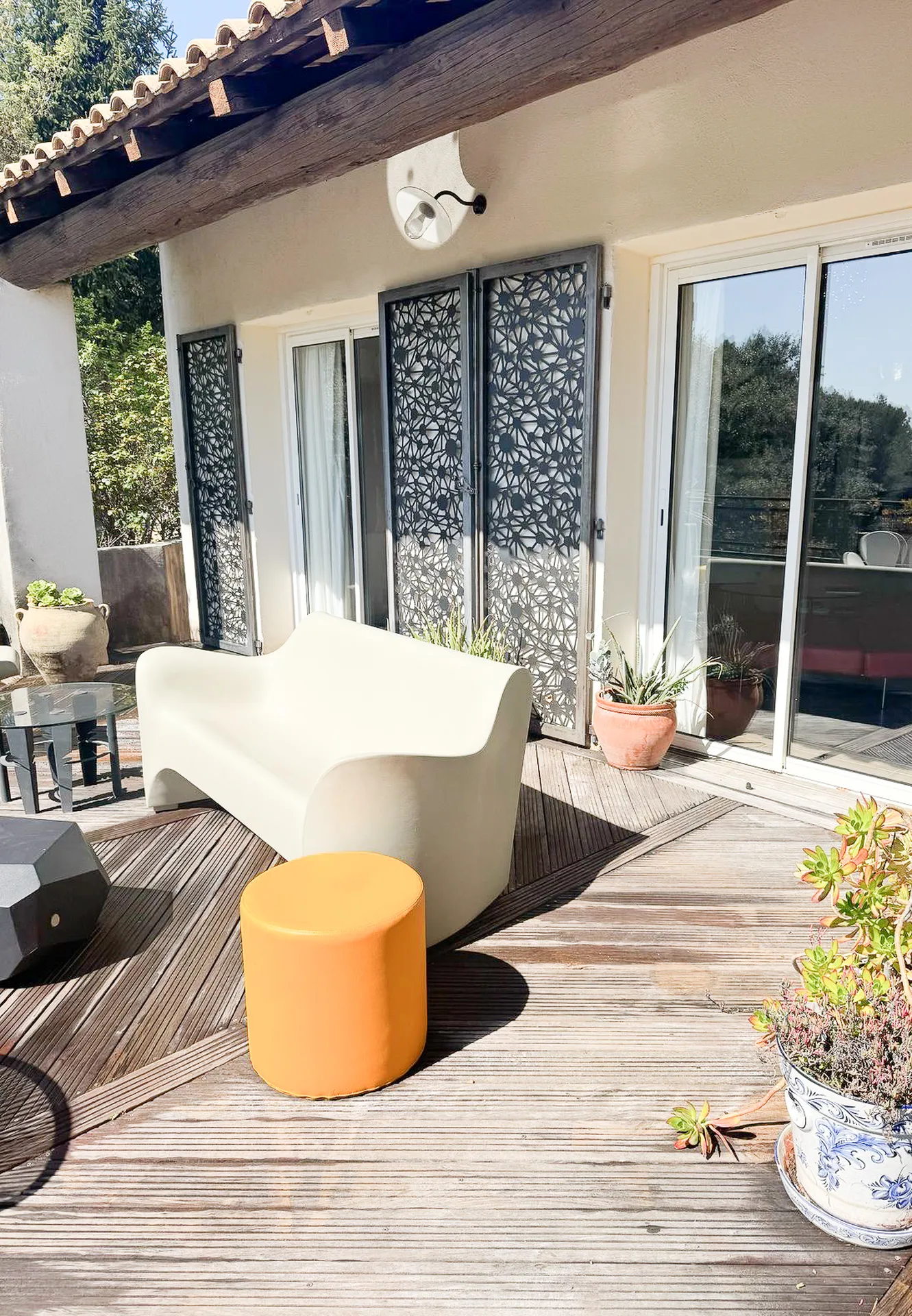 Volets décoratifs en métal découpé au plasma sur mesure design contemporain à Saint-Chamas dans les Bouches-du-Rhône