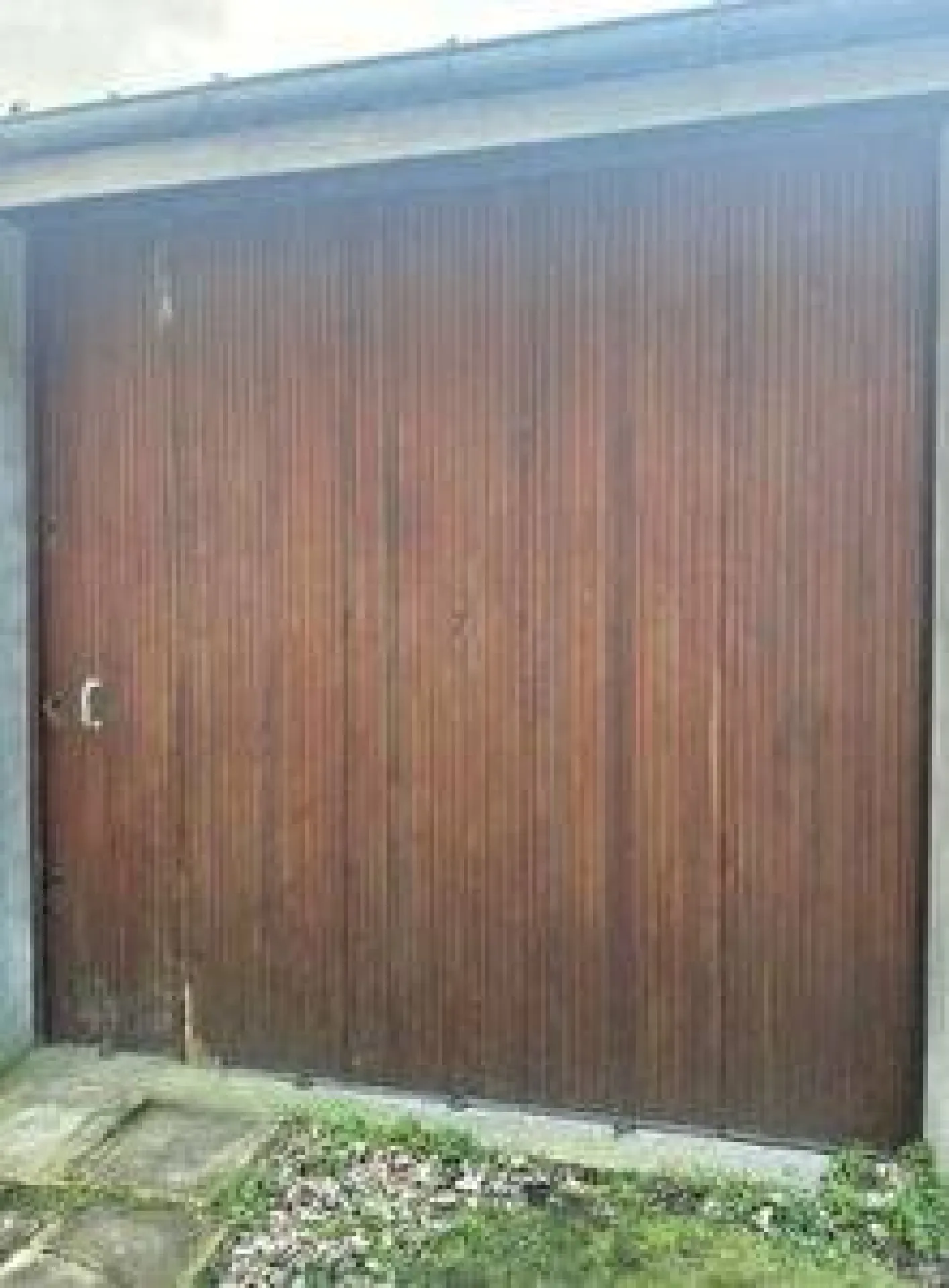 Box en location, situé route de Bonsecours à Rouen, 76€ charges comprises