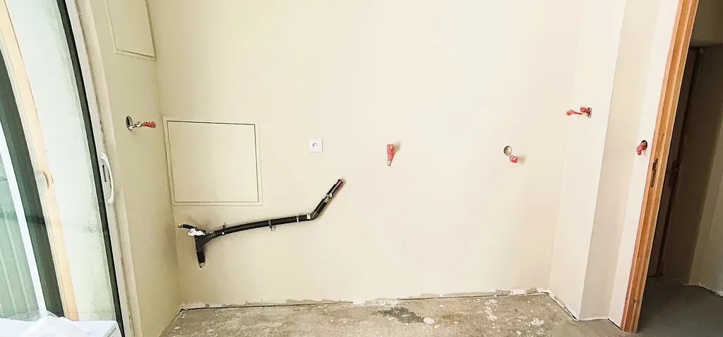 Garage après rénovation complète, pose de placo, enduits et peinture – A2GV Intérieur Roanne