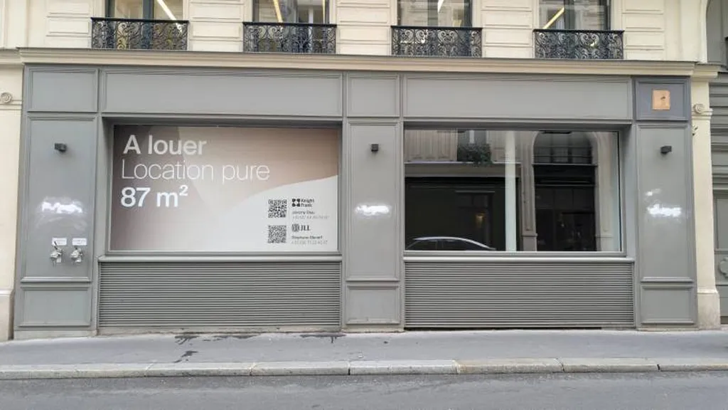 Habillage de vitrine pour promotion immobilière à Paris