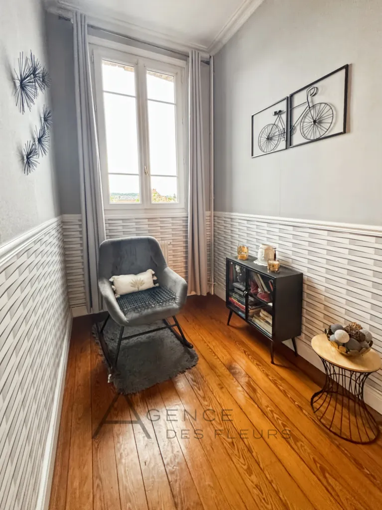 A vendre, maison bourgeoise de 155 m² sur un terrain d'environ 410 m² située à Oissel