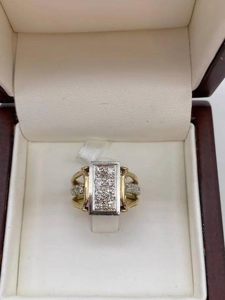 Élégance Art Déco : Découvrez la Bague Diamantée chez Or Ligne à La Teste de Buch près de Bordeaux