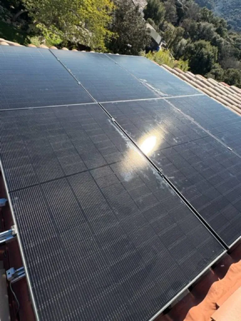 Installation de 6 panneaux solaires Aux Adrets de l'Esterel à partir de 7 990€ avec Provence Energie Solaire Services