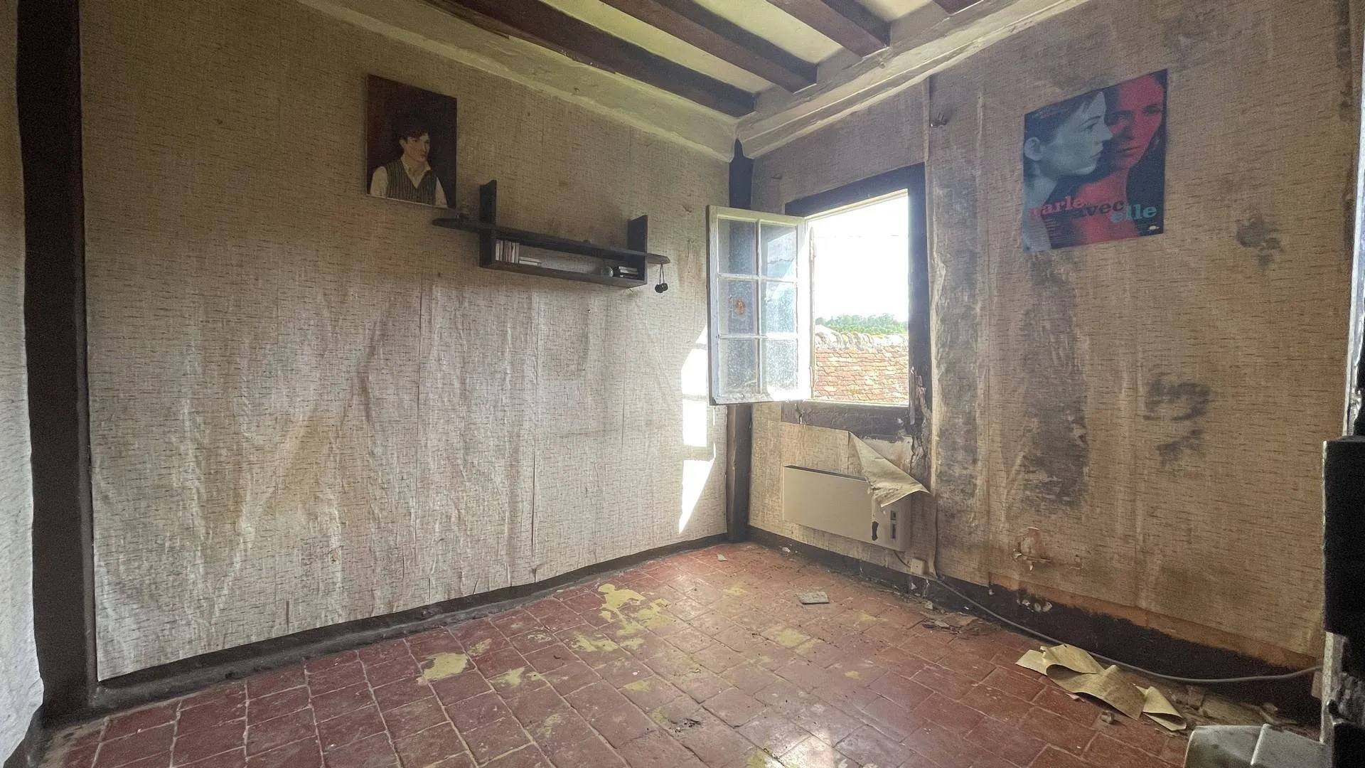 À vendre en Seine-Maritime : Ancien corps de ferme à restaurer : Situé à 1h30 de Paris par l’A13, parfait pour une résidence secondaire ou un projet de gîte.