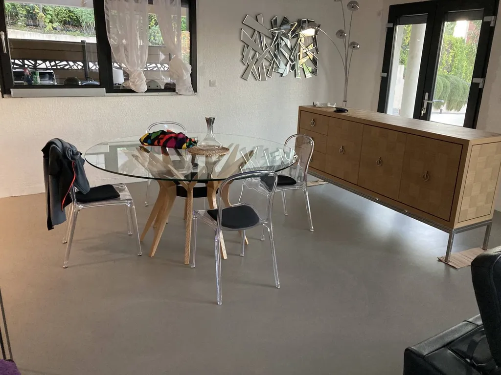 Sol décoratif en béton ciré coulé à Roquebrune sur Argens près de Saint Tropez dans le Var 83