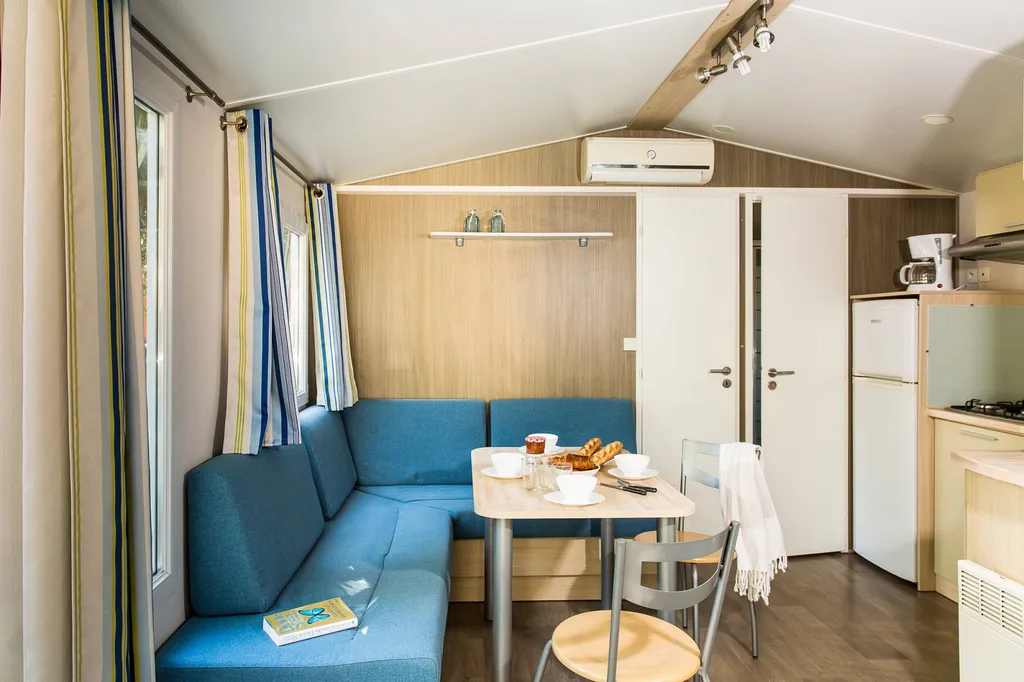Location de mobil home pour 4 à 6 personnes climatisé en bord de plage à Voas Plage