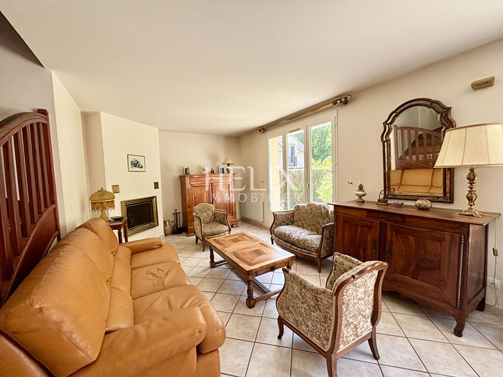 Maison proche lycée international, lisière de foret Saint Germain En Laye 145 m2.