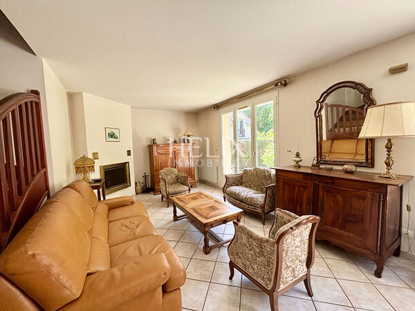 Maison proche lycée international, lisière de foret Saint Germain En Laye 145 m2.