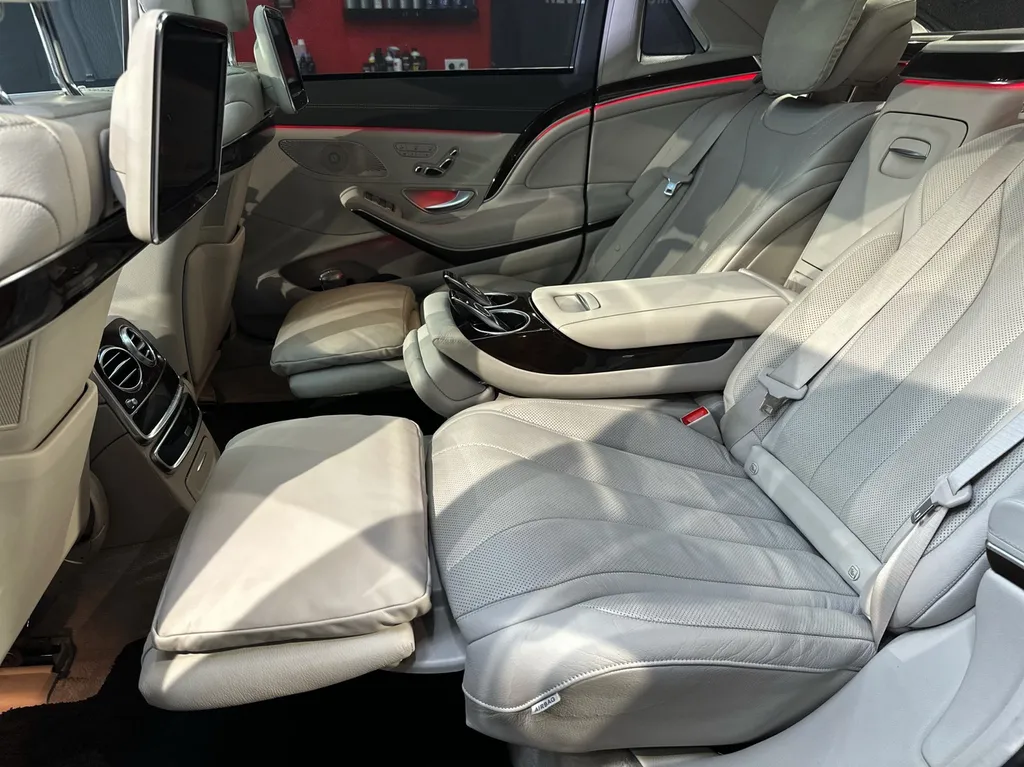 polissage carrosserie DETAILING traitement céramique lyon Mercedes Maybach