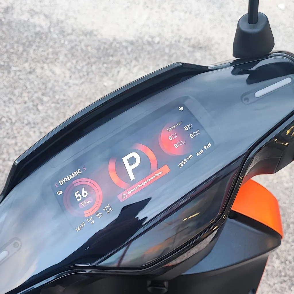 SCOOTER ÉLECTRIQUE OCCASION NIU MQI GT 100 ORANGE ÉQUIVALENT 125cc AVEC 2900 KM.