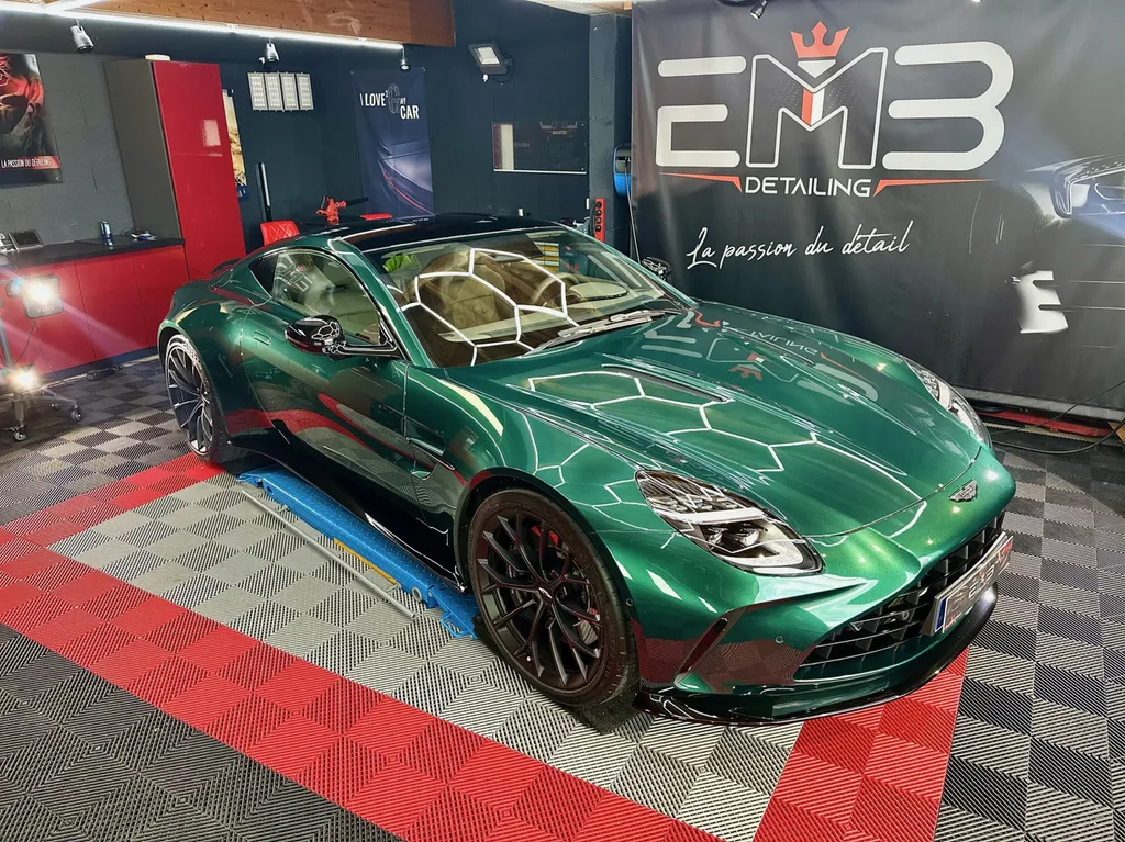 protection carrosserie PPF traitement céramique sur Aston martin Vantage Lyon 
